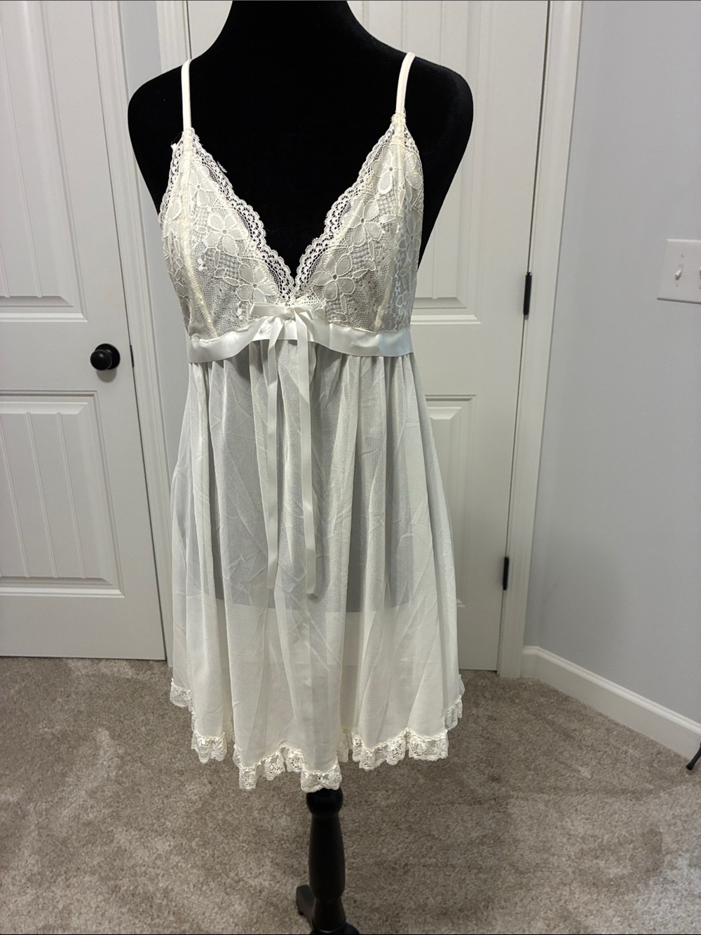White Lace Babydoll Chemise Nightgown with Ribbon Tie
